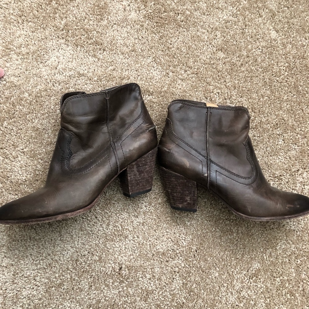 8.5 Frye women booties